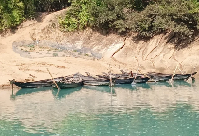 Boats parked at Lala Khal boat station