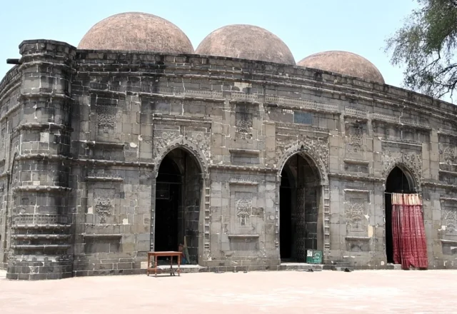 Choto Sona Mosque front view
