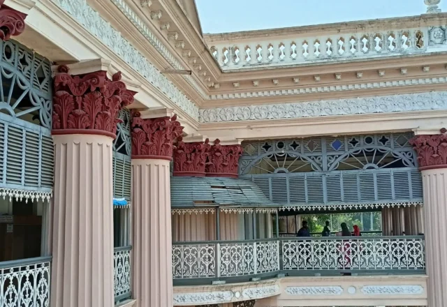 Corner view of Puthia Rajbari