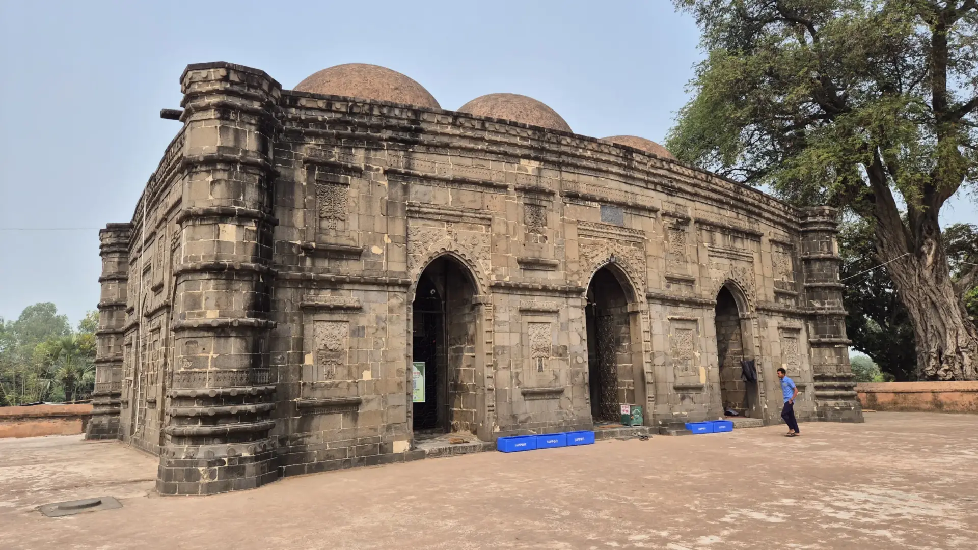 Front view of Kusumba Mosque