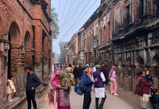 Local tourists visiting Panam City