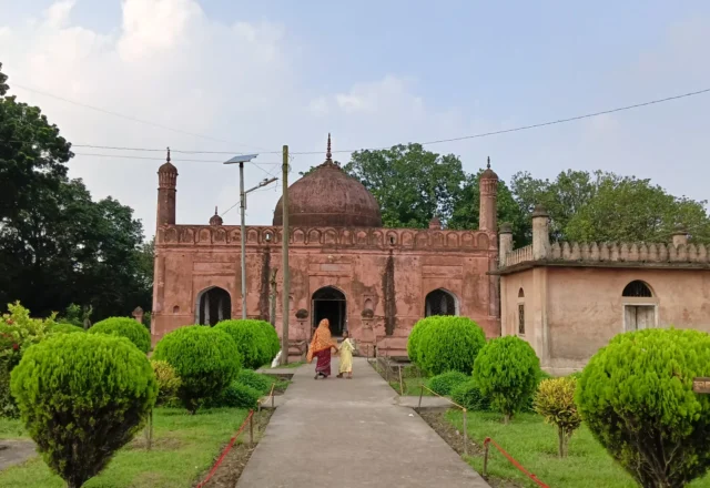 Shah Niamatullah Shrine