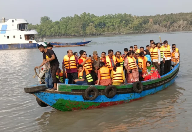Tourists exploring Sundarbans