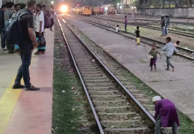Train incoming in Sreemangal train station