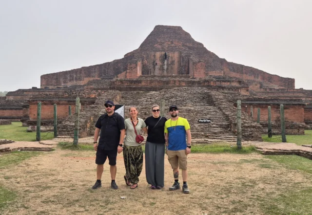 Travellers in front of Sompur Mahavihara