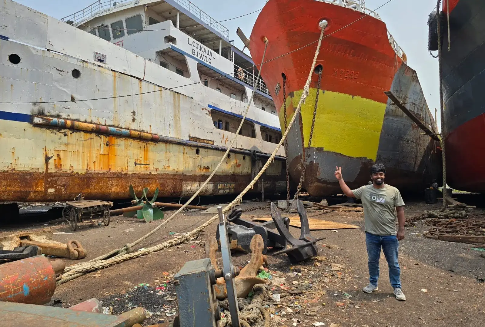 Dhaka shipyard – ship crushing and repairing site