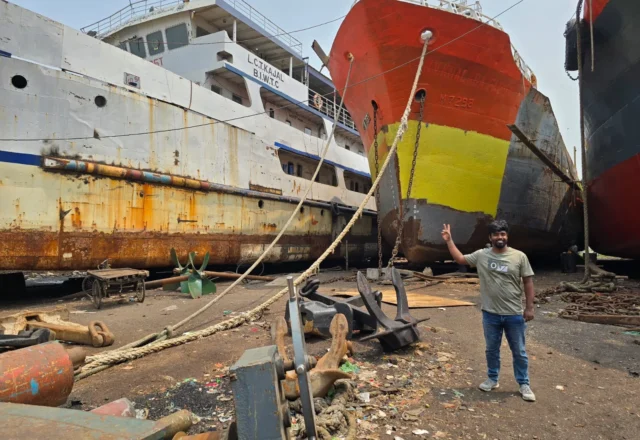 Dhaka shipyard – ship crushing and repairing site