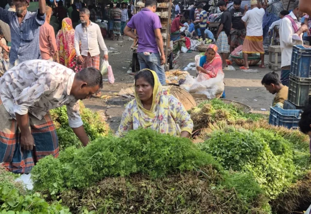 Grocery shopping market in Kawran Bazar, Dhaka
