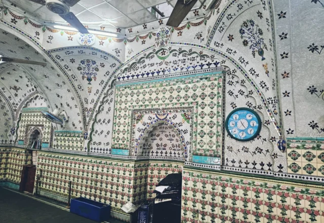 Inside the beautiful Star Mosque in Dhaka