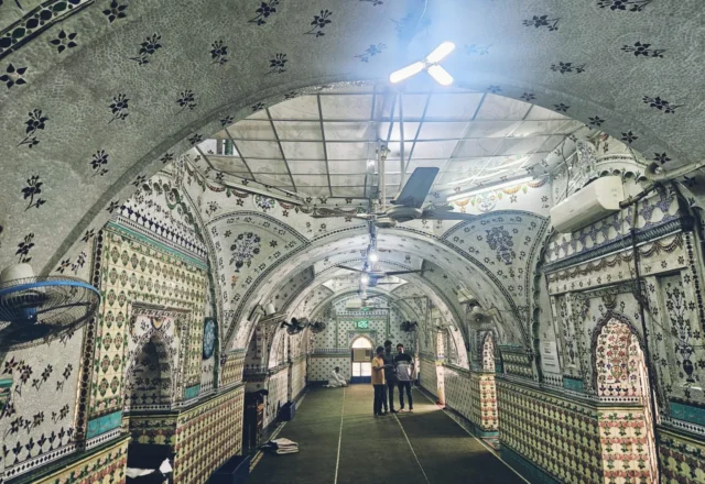 Inside view of Star Mosque